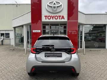 Car image 5