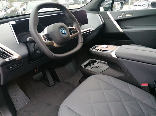 BMW iX xDrive50 385 kW image number 6