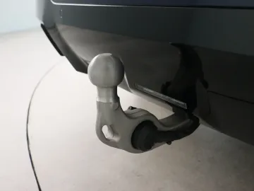 Car image 32