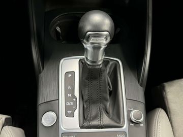 Car image 32