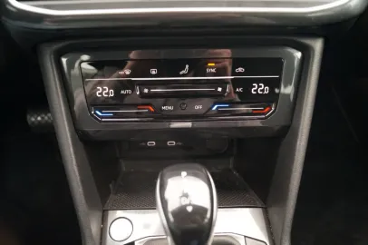 Car image 32