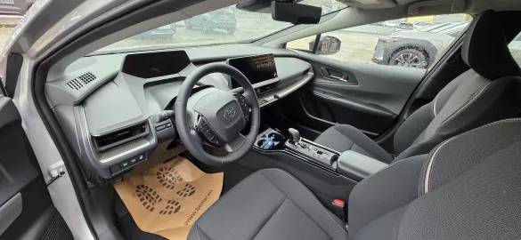 Car image 7