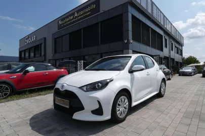 Car image 2
