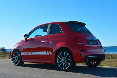 Car image 2