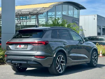 Car image 32