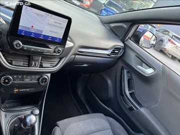 Car image 32