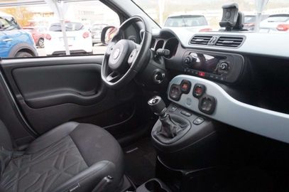 Car image 13