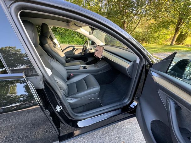 Tesla Model Y AWD 378 kW image number 9