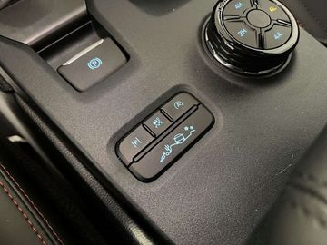 Car image 37