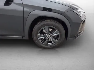 Car image 30