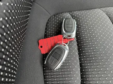 Car image 40