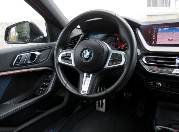 BMW 118i M Sport 103 kW image number 16