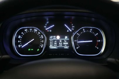 Car image 24