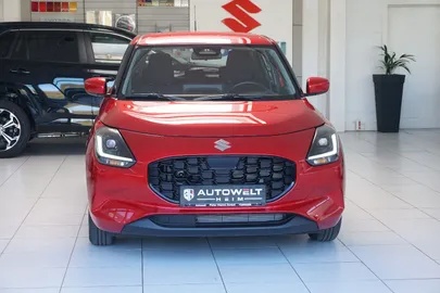 Car image 4