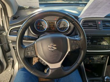 Car image 12