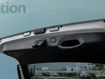 Car image 28