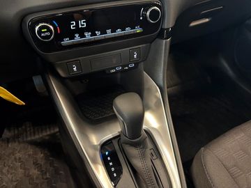 Car image 12