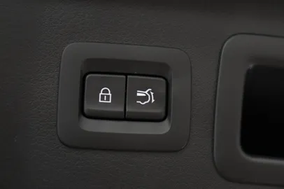 Car image 36