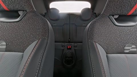 Car image 26