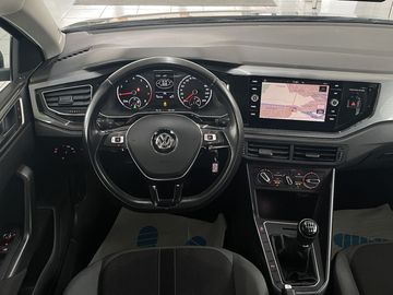 Car image 15