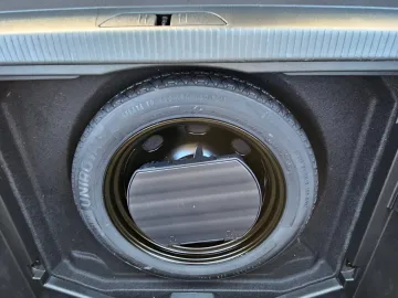 Car image 29