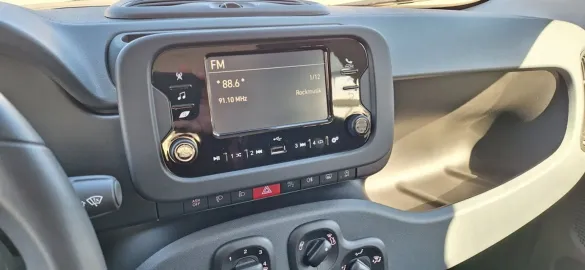 Car image 16