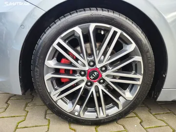 Car image 37