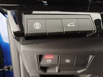 Car image 35