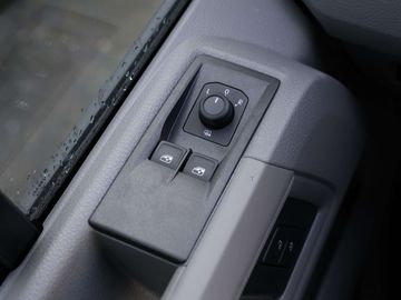 Car image 38