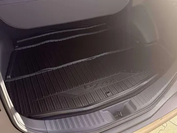 Car image 37