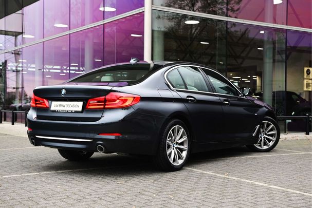 BMW 520i Luxury Line 135 kW image number 2