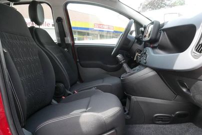 Car image 10