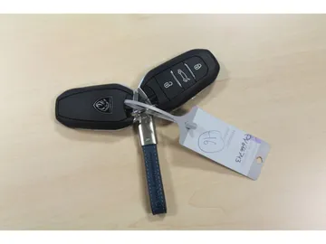 Car image 23