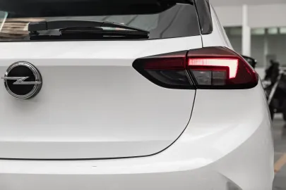 Car image 21