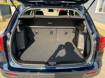 Car image 11