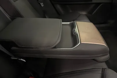 Car image 38