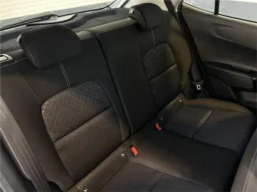 Car image 31