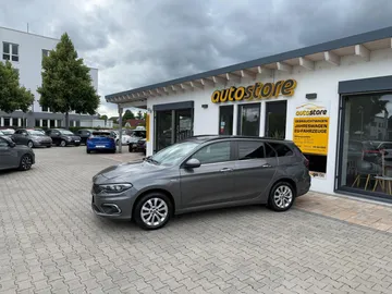 Car image 27