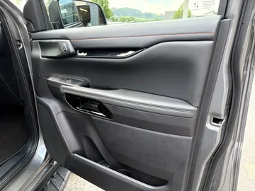 Car image 48