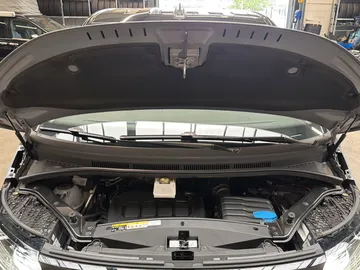 Car image 32