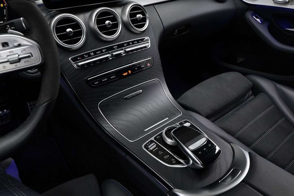 Mercedes-Benz C 300 de T AMG 225 kW image number 26