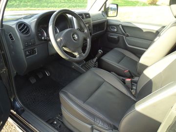 Car image 9