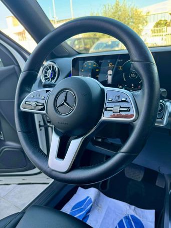 Mercedes-Benz GLB 180 d 85 kW image number 10