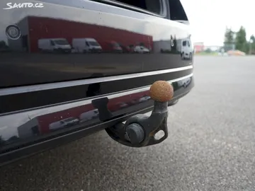 Car image 32