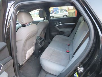 Car image 36