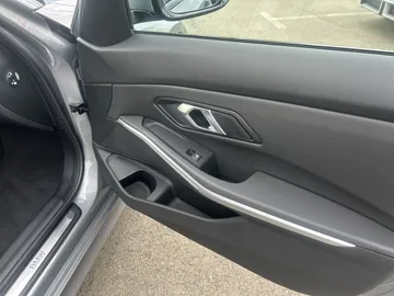 Car image 33