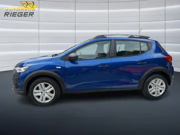 Car image 5