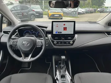 Car image 11