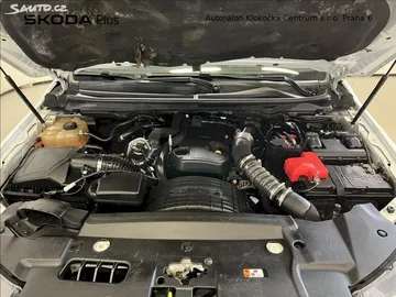 Car image 32