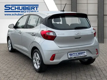 Car image 4